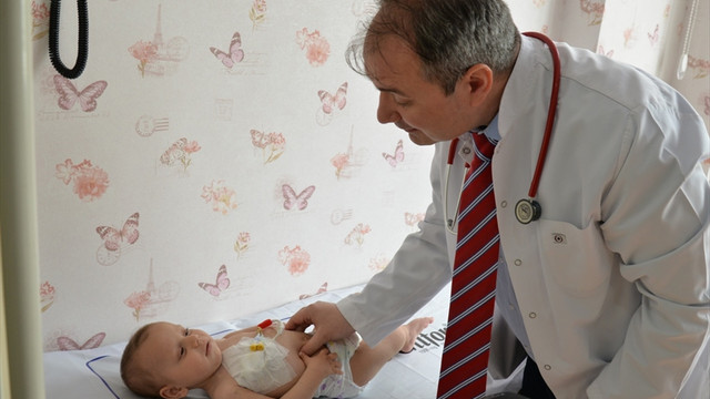 Suriyeli Halil bebek kök hücre nakliyle hayata tutundu