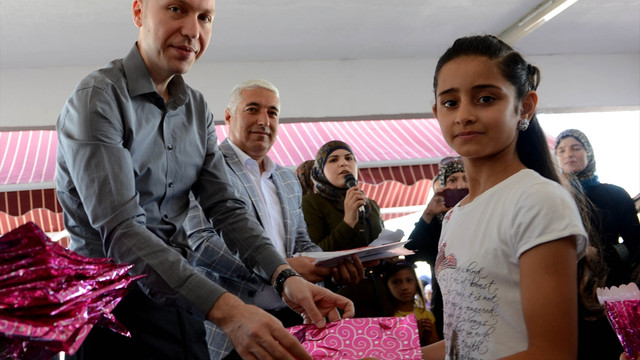 Konteyner kentte karne heyecanı