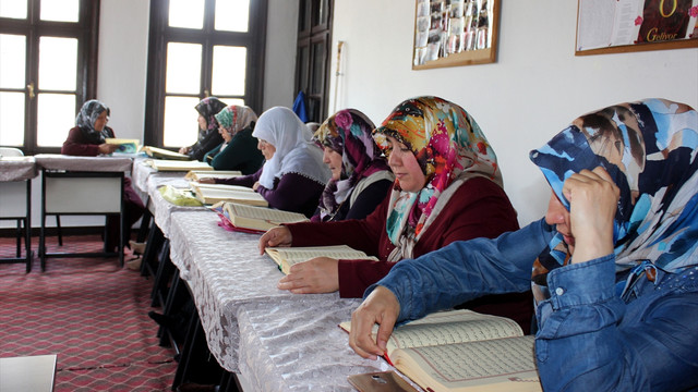 Tarihi konaklarda mukabele geleneğini yaşatıyorlar