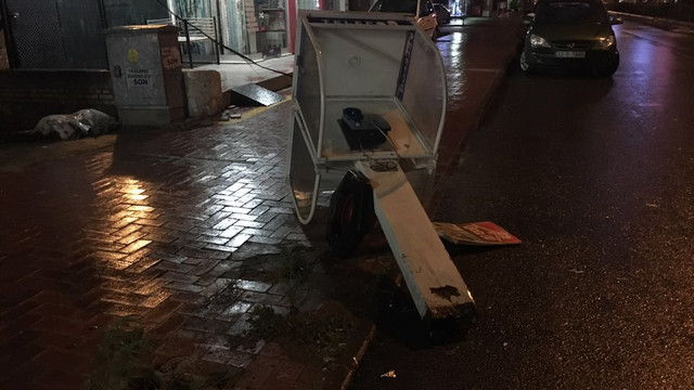 Tarsus'ta şiddetli fırtına ve yağış