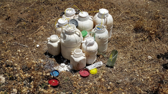 Diyarbakırda teröristlerin köprüye tuzakladığı patlayıcı imha edildi