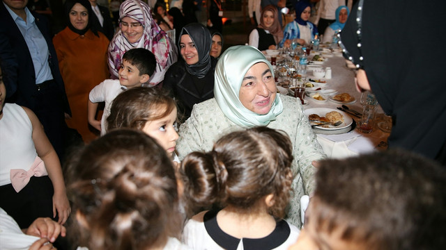 TÜRGEV iftar ve mezuniyet programı