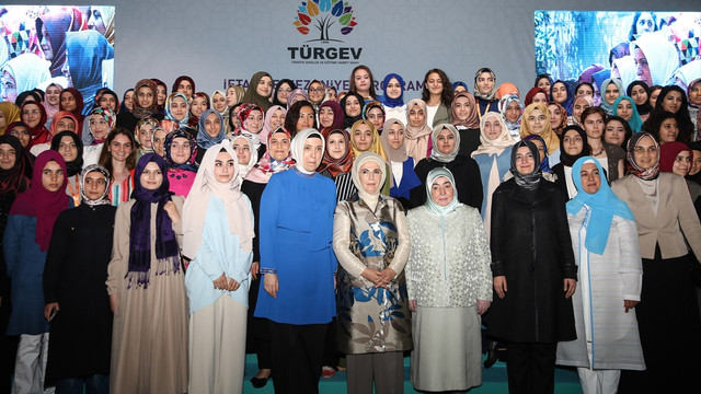 TÜRGEV iftar ve mezuniyet programı