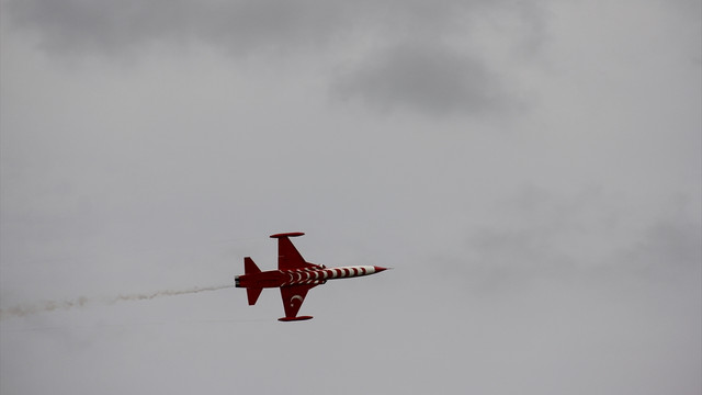 Türk Yıldızları’nın Hollanda’daki gösterisi büyük ilgi gördü