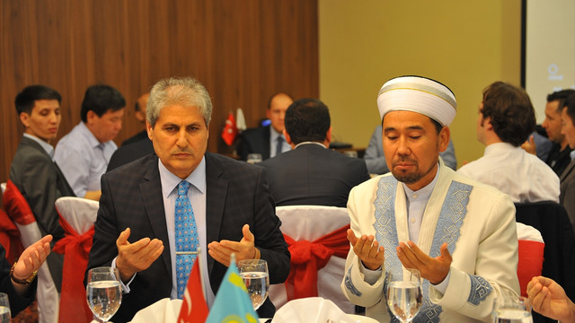 Türkiye Diyanet Vakfı, Kazakistan’da iftar verdi
