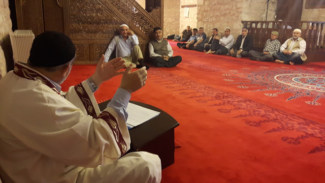 Üç dilli kardeş şehirde üç dilde vaaz ve irşad