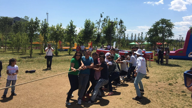 Üni̇versi̇teliler görme engelli̇lerle EXPO 2016'da buluştu