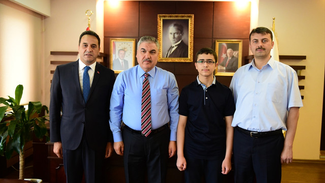 Uşak Valisi, TEOG birincisini kabul etti