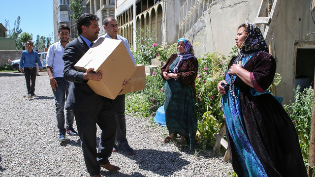VEDAŞ'tan terör mağdurlarına gıda yardımı