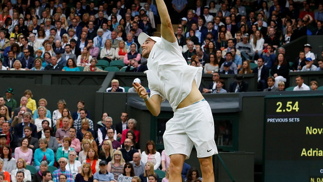 Djokovic, Wimbledon'a kayıpsız devam etti