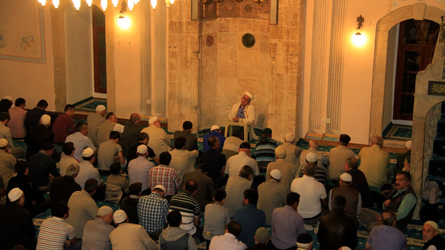 Yaklaşık 5 asırlık cami 4 yıl aradan sonra ibadete açıldı