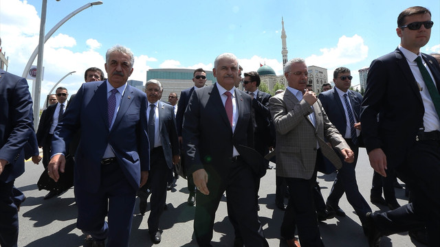 Yıldırım, cuma namazını Başyazıcıoğlu Camisi'nde kıldı