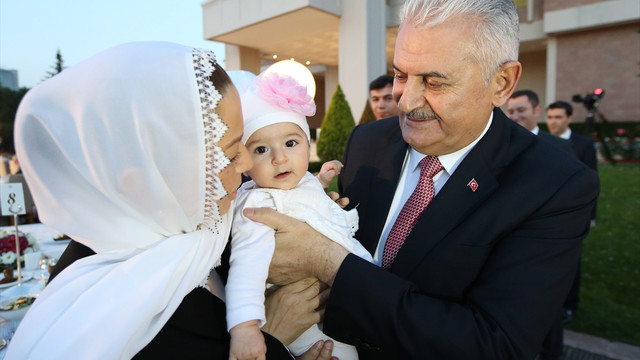 Yıldırım, şehit aileleriyle bir araya geldi