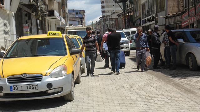 Yüksekova'da sokağa çıkma yasağının kısmi zamanlı kaldırılması