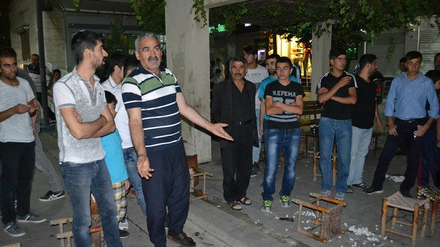 Zabıtaya kızan esnaf, iş yerini dağıttı