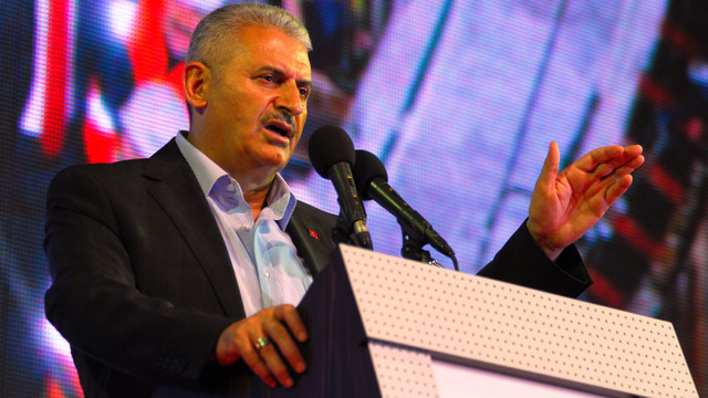 Başbakan Yıldırım İzmirde partililerle bayramlaştı