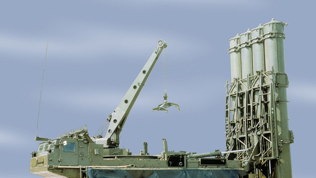 İranın Rusyadan S-300 hava savunma sistemi aldı