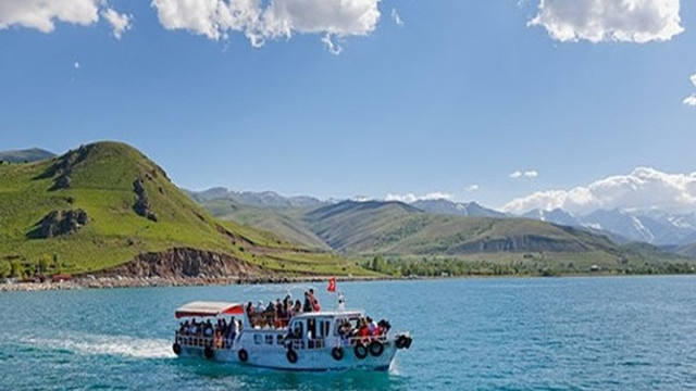 Van Gölüne plaj geliyor!