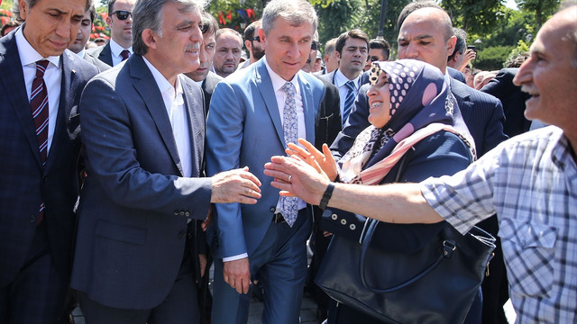 11. Cumhurbaşkanı Gül, cuma namazını Sultanahmet Camisi'nde kıldı