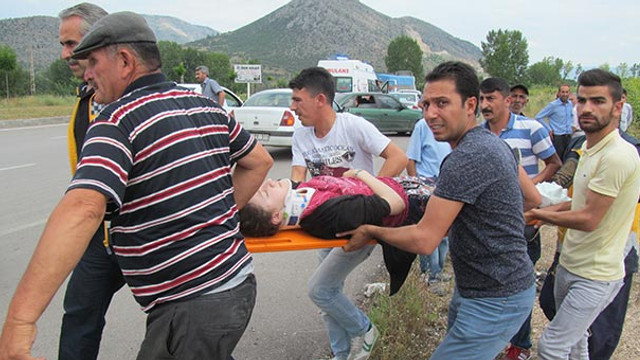 Bayram tatilinin ilk günü trafik kazalarından acı haberler