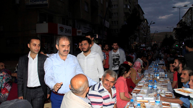 12 bin kişi birlikte iftar yaptı