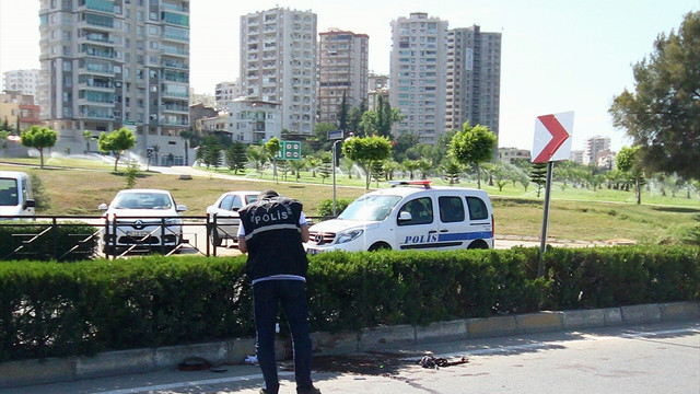 Adana'da bıçaklı kavga: 1 ölü, 2 yaralı