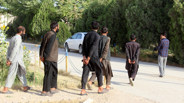 Afganistan'da Taliban'a operasyon