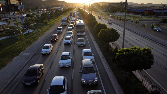 Afyonkarahisar’da trafik yoğunluğu