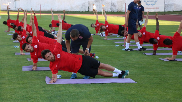 Antalyaspor'un Isparta kampı başladı