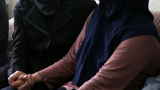 Bakan Kaya, şehit ailelerini ziyaret etti