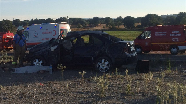 Balıkesir'de trafik kazası: 1 ölü, 2 yaralı