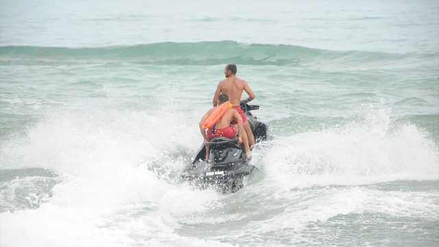Bartın'da denize giren kardeşlerden biri kayboldu