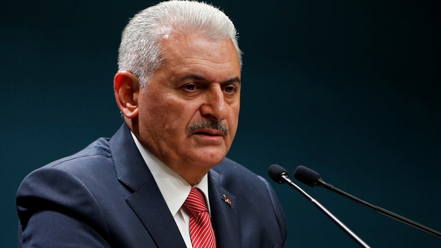 Başbakan Yıldırım: (Küçük ölçekli bir anayasa değişikliği yapılması) Takvim şu andan itibaren başlamıştır. Bu işin ileriye yönelik bir vadesi söz konusu değil.