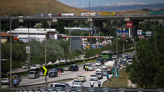 Başkentte bayram öncesi trafik yoğunluğu