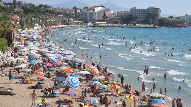 Bayram tatili bitti sahillerde yoğunluk bitmedi