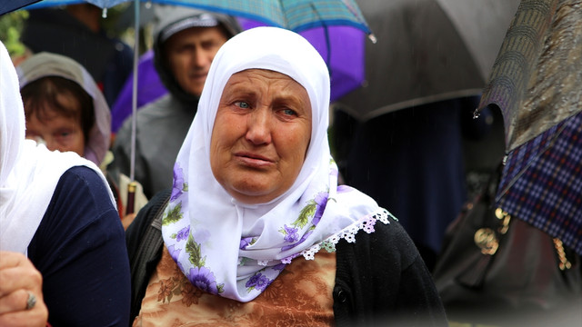 Bosna savaşında kurşuna dizilen kurbanlar anıldı