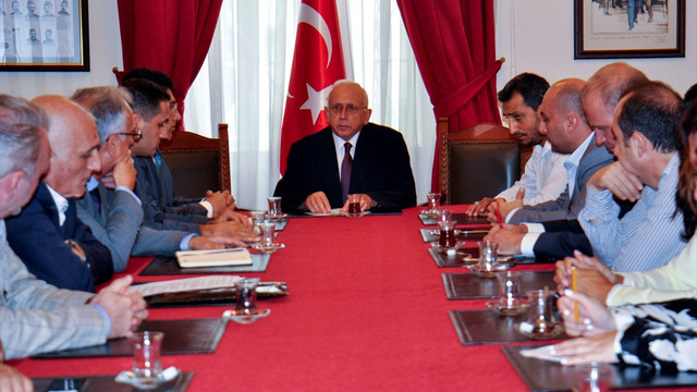 Büyükelçi Fakılı, Budapeşte'de STK temsilcileriyle bir araya geldi