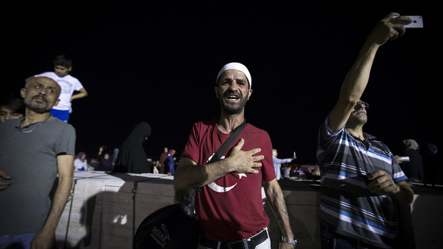 Çamlıca Camisi'nde ilk teravih namazı kılındı