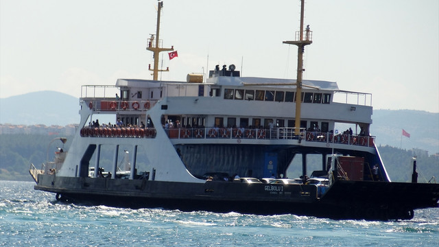 Çanakkale iskelelerinde araç yoğunluğu