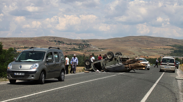Çankırı'da cip devrildi: 3 yaralı