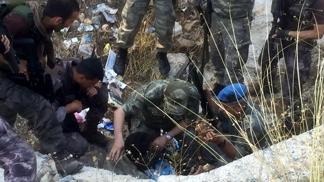 FETÖ'nün darbe girişimi sırasında, Cumhurbaşkanı Recep Tayyip Erdoğan'ın ayrılmasının ardından Muğla'nın Marmaris ilçesinde konakladığı otele saldırı düzenleyen askerlerden 3'ü daha yakalandı, bugün yakalananların sayısı 7'ye yükseldi.