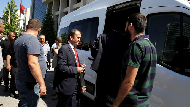 Yüksek yargı üyelerine FETÖ iddiasıyla gözaltı