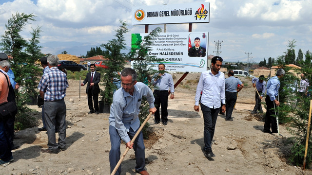 Darbecilere geçit vermeyen şehit astsubaya vefa