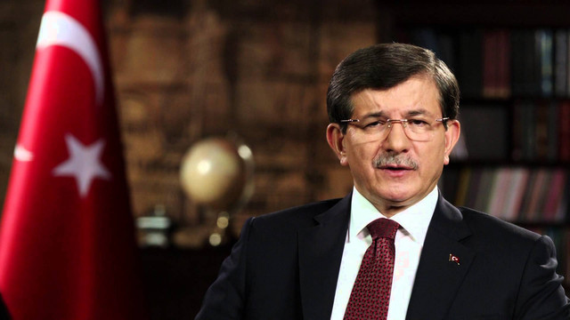 Ahmet Davutoğlundan düşürülen Rus uçağı açıklaması