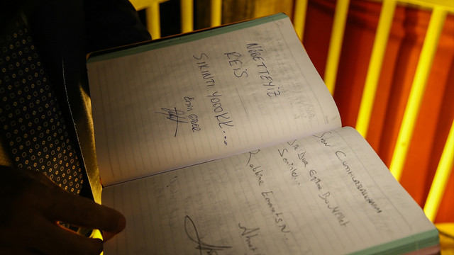 Demokrasi nöbeti tutan vatandaşların hisleri anı defterinde