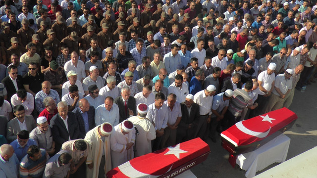 Demokrasi şehitleri son yolculuklarına uğurlanıyor