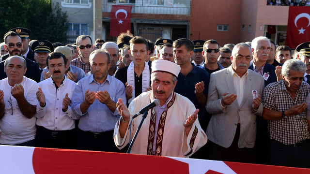 Demokrasi şehitleri son yolculuğuna uğurlanıyor