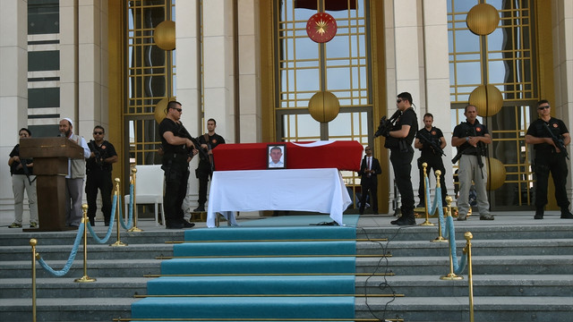 Demokrasi şehitleri son yolculuğuna uğurlanıyor