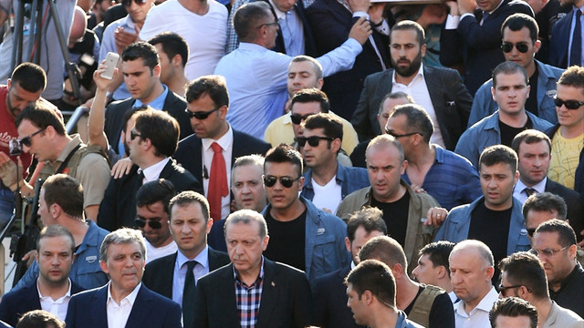 Demokrasi şehitleri son yolculuğuna uğurlanıyor