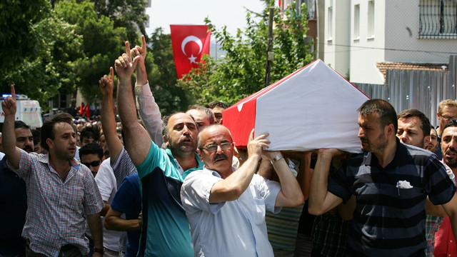 Demokrasi şehitleri son yolculuğuna uğurlanıyor